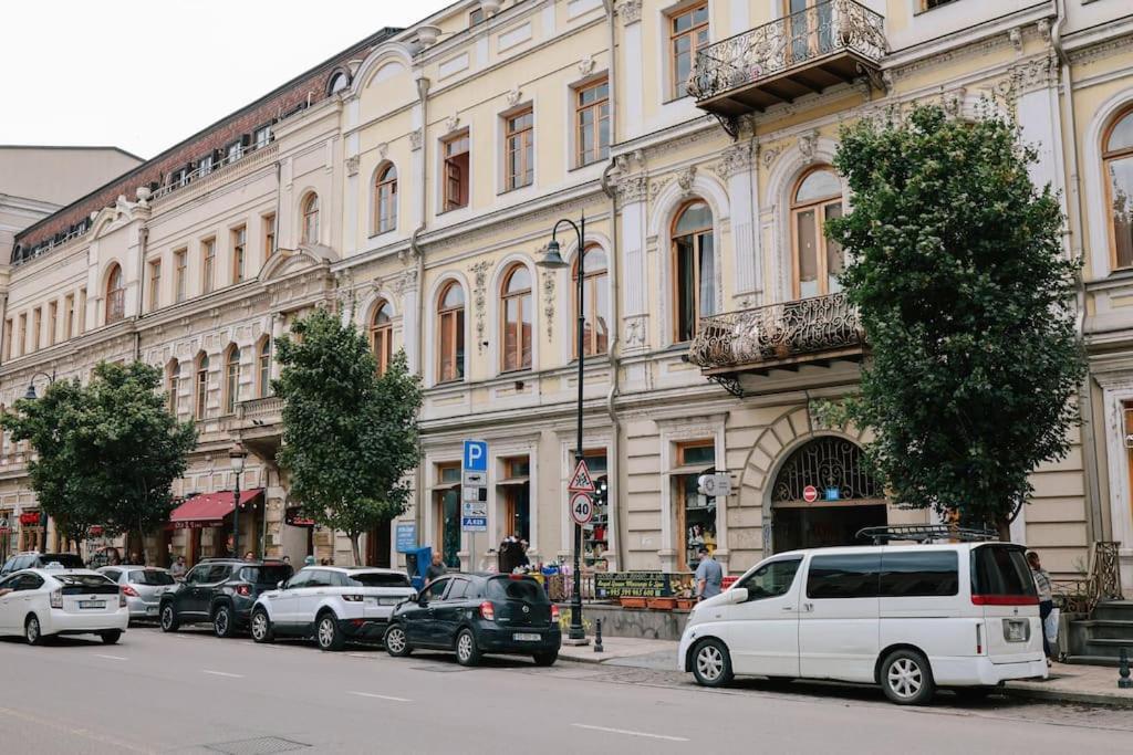 Cozy House Lägenhet Tbilisi Exteriör bild